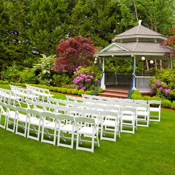 nos encargamos de la entrega y la instalación de los baños de renta para fiestas en el lugar del evento